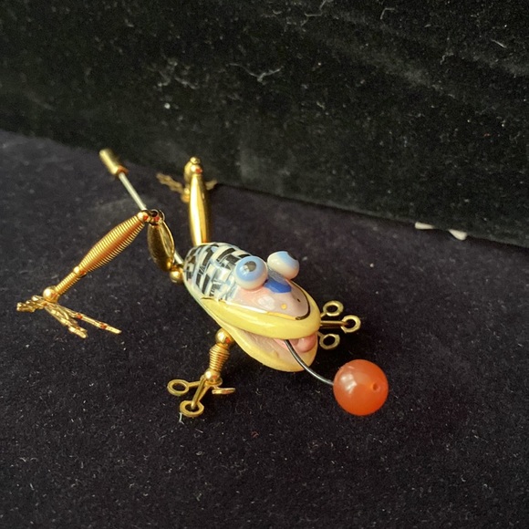 Cynthia Chuang Jewelry 10 (J10) Vintage Porcelain Frog Rare Art Pin/Brooch - Picture 6 of 9